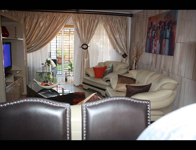 3 BEDROOM TOWNHOUSE SOLD IN THERESAPARK